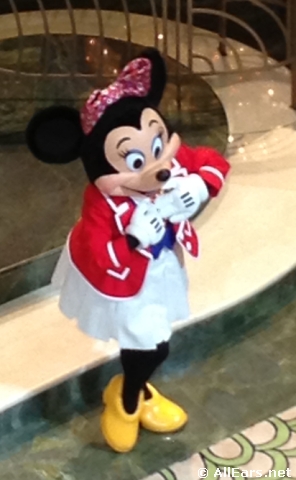 Disney-fantasy-minnie-mouse.JPG