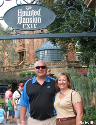 Tod and Sue at the Haunted Mansion