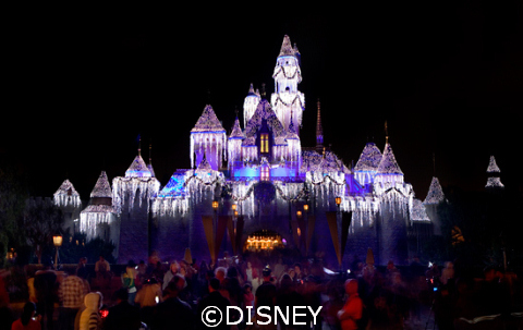 Disneyland_Castle_holidays.jpg