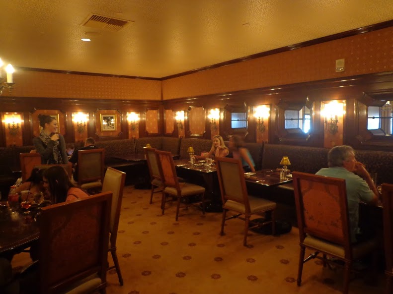 Carthay_Side_Dining_Room1