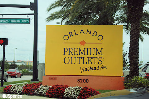 Orlando Premium Outlets Vineland Ave.