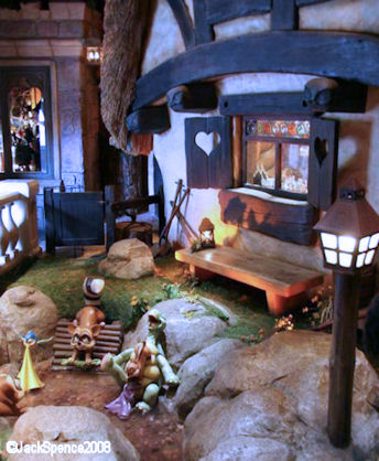Disneyland Paris Fantasyland Seven Dwarf’s cottage 