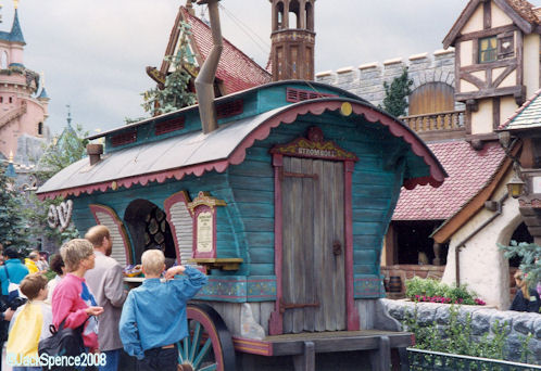 Disneyland Paris Fantasyland Stromboli's Wagon