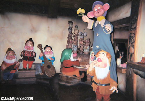 Disneyland Paris Fantasyland Snow-White and the Seven Dwarfs 