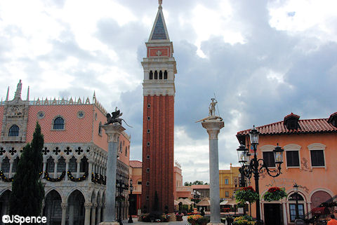 Italy Pavilion Columns