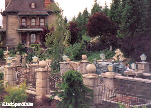 Phantom Manor Grave Yard Disneyland Paris