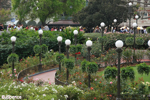 Plaza Rose Garden