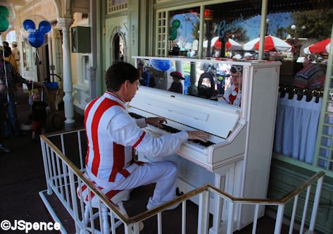 Disney Piano Player Jim