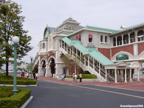 Monorail from MiraCosta or Ambassador hotels to Tokyo Disneyland Station 