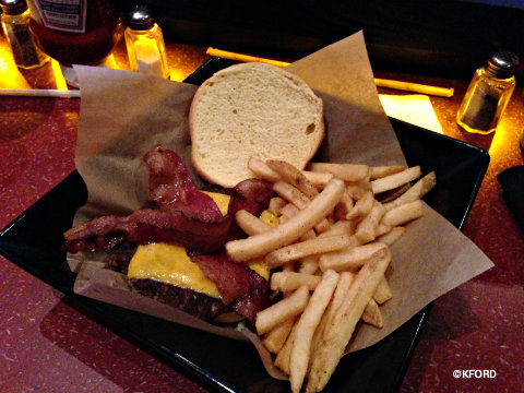 amc-dine-in-theatre-bacon-cheeseburger.jpg