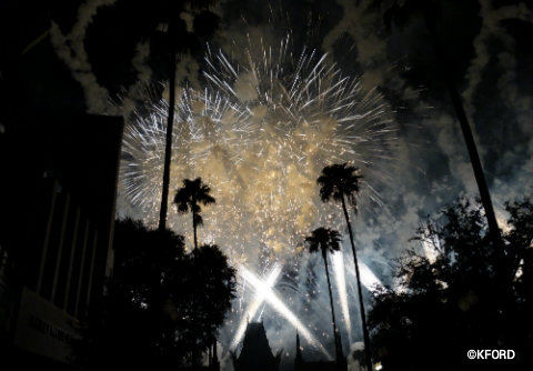 disney-hollywood-studios-star-wars-fireworks.jpg
