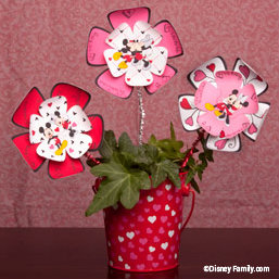 disney-valentines-mickey-minnie-paper-flowers.jpg
