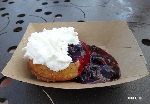 epcot-food-wine-festival-begium-waflle-with-berry-compote.jpg