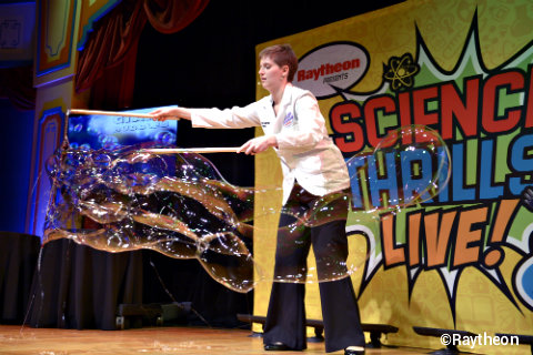 epcot-science-thrills-live-bubbles.jpg