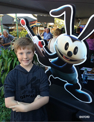 epic-mickey2-carter-and-oswald.jpg