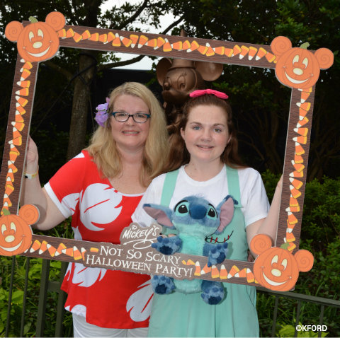 mickeys-not-so-scary-halloween-party-frame-photo-op.jpg