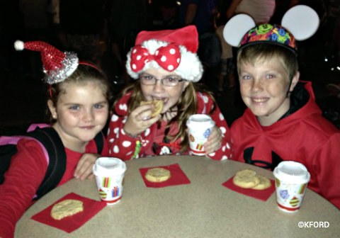 mickeys-very-merry-christmas-party-cookies-cocoa.jpg