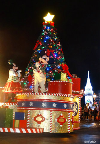 mickeys-very-merry-christmas-party-mickey-minnie-float-parade.jpg