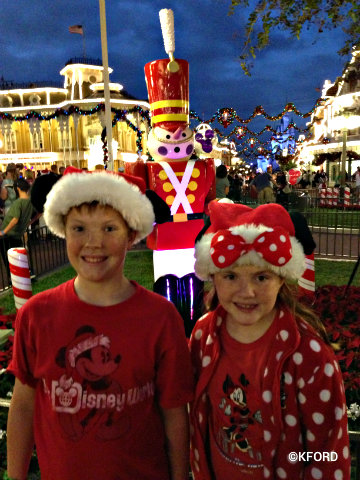 mickeys-very-merry-christmas-party-town-square.jpg