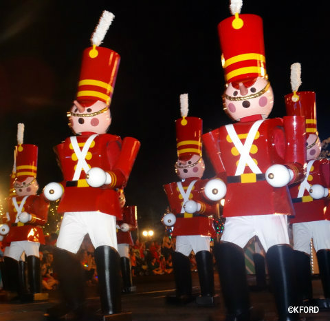 mickeys-very-merry-christmas-party-toy-soldiers-2015.jpg