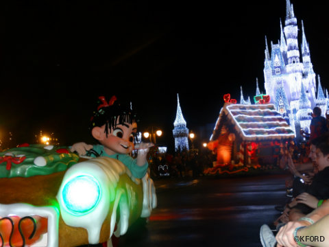 mickeys-very-merry-christmas-party-vanellope-wreck-it-ralph-parade.jpg