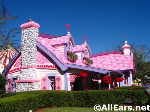Minnie Mouse House in Toon Town