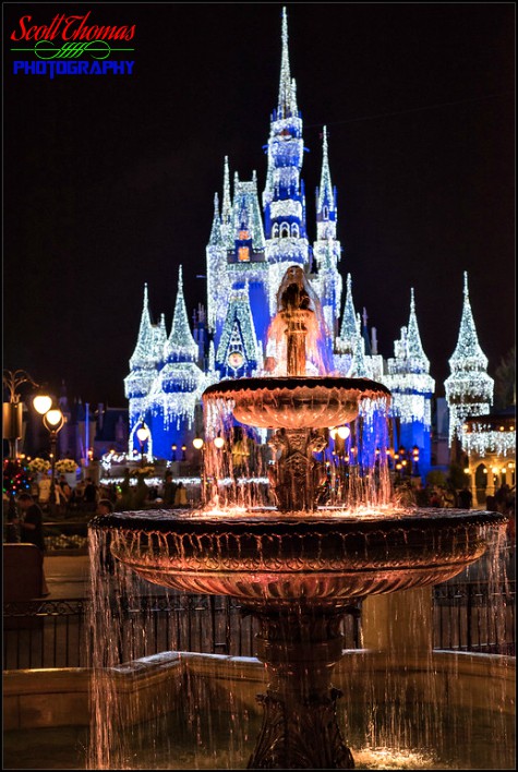 Water fountain in front of Cinderella Castle in the Magic Kingdom, Walt Disney World, Orlando, Florida