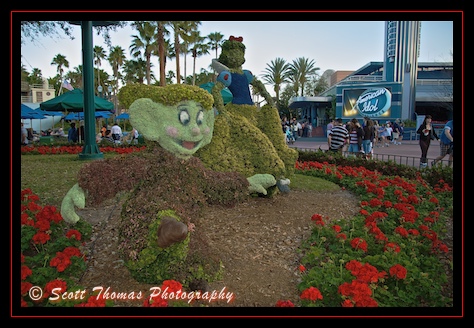 Topiaries of Snow White and Dopey dancing in Disney's Hollywood Studios, Walt Disney World, Orlando, Florida